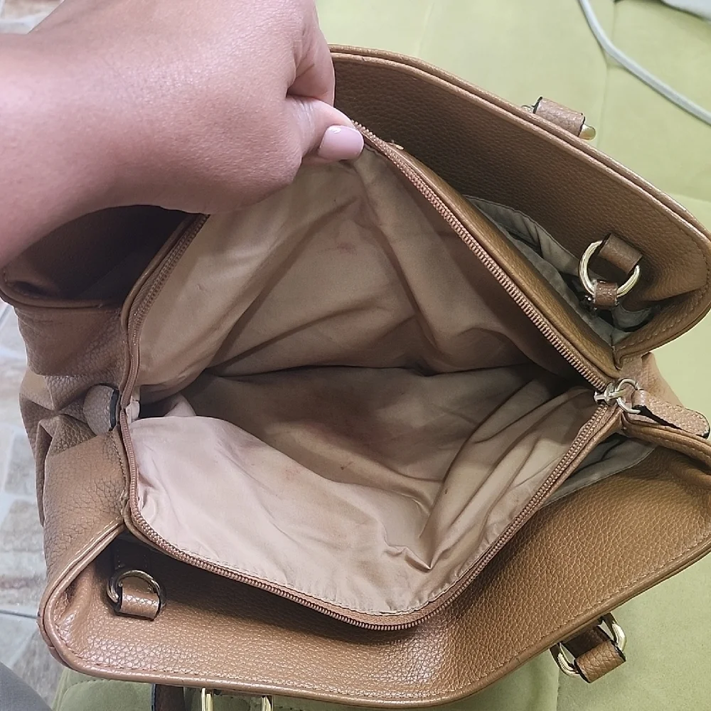 Gianibernini Sophisticated Brown Shoulder Bag with Structured Design